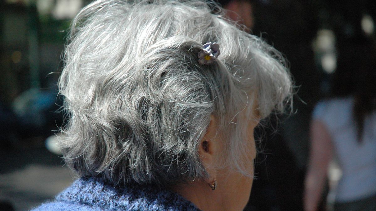 Starsza kobieta krytycznie o programie 500 plus