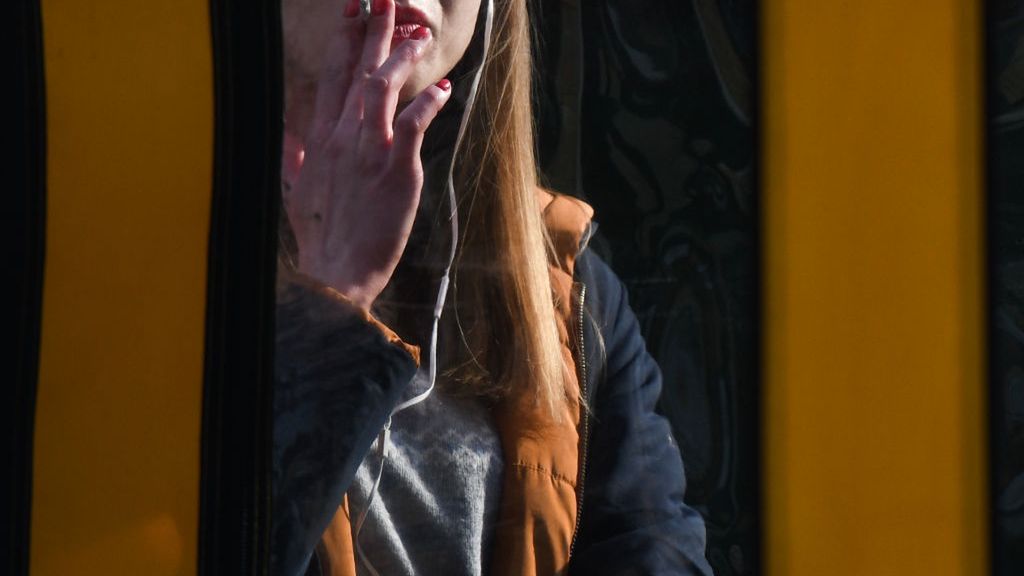 Za picie i palenie na ulicy można dostać karę