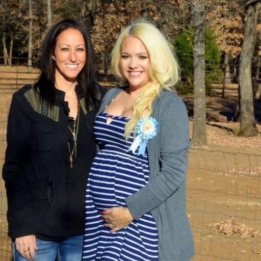 Obie panie Coulter przez jakiś czas nosiły w sobie synka 