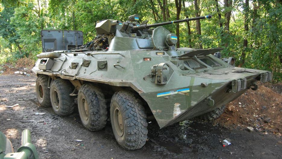 Jeden z transporterów BTR-82 przejętych przez ukraińską armię