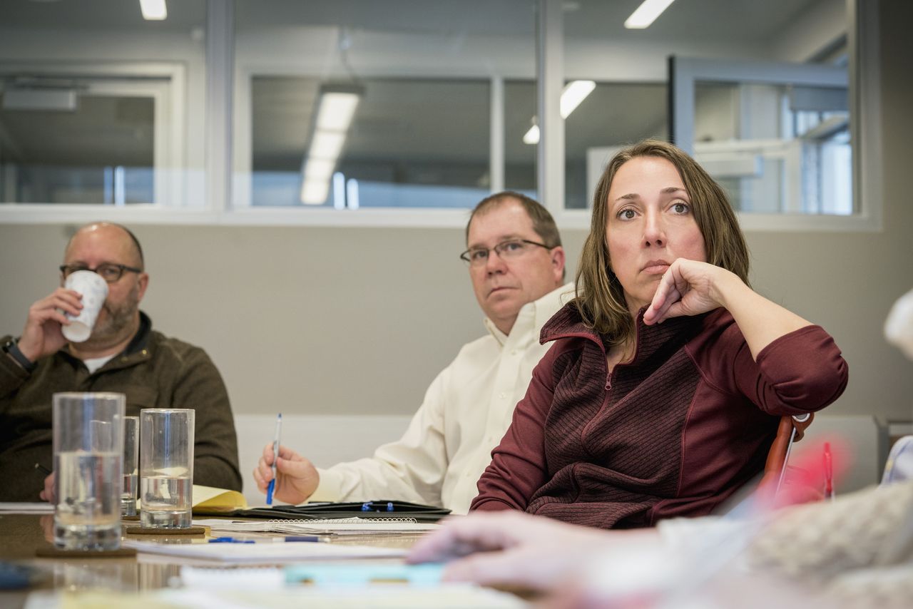 Spotkania, które mogły być e-mailami. Policzyli, ile firmy tracą przez nie pieniędzy