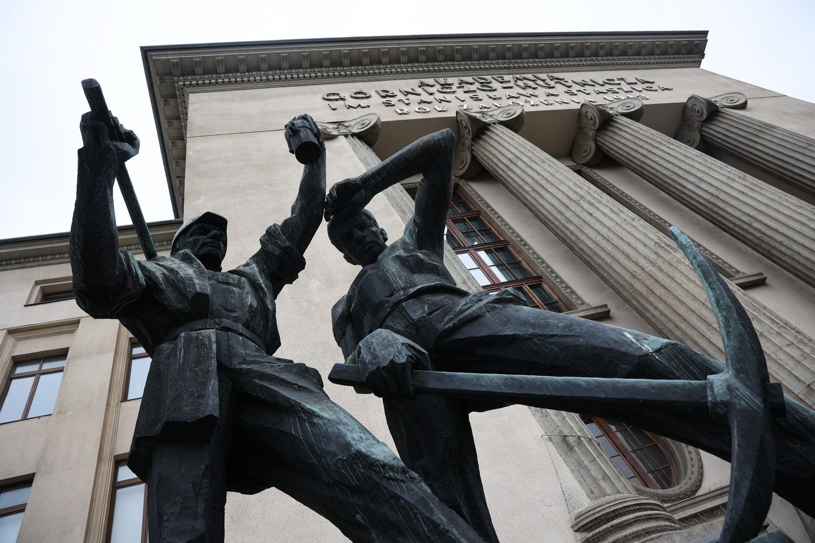 Sprawdziliśmy, jakie kierunki przyciągają najwięcej chętnych na studia m.in. na AGH