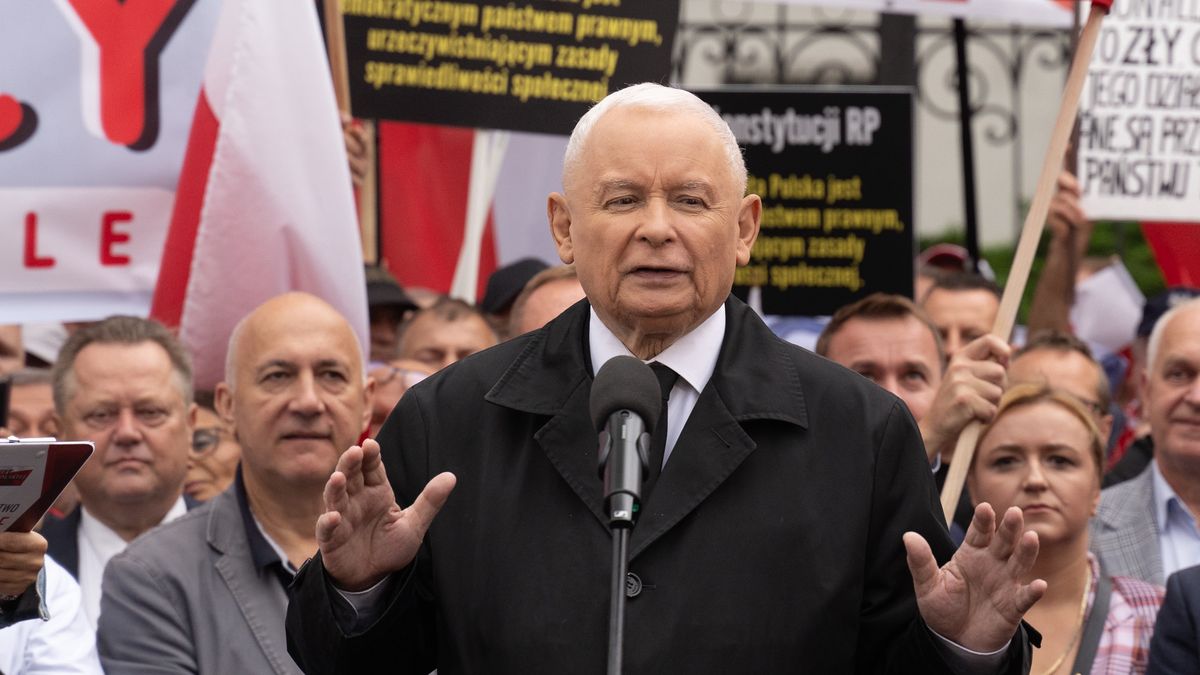 Jaroslaw Kaczynski wprowadził obowiązkowe wpłaty od europosłów P