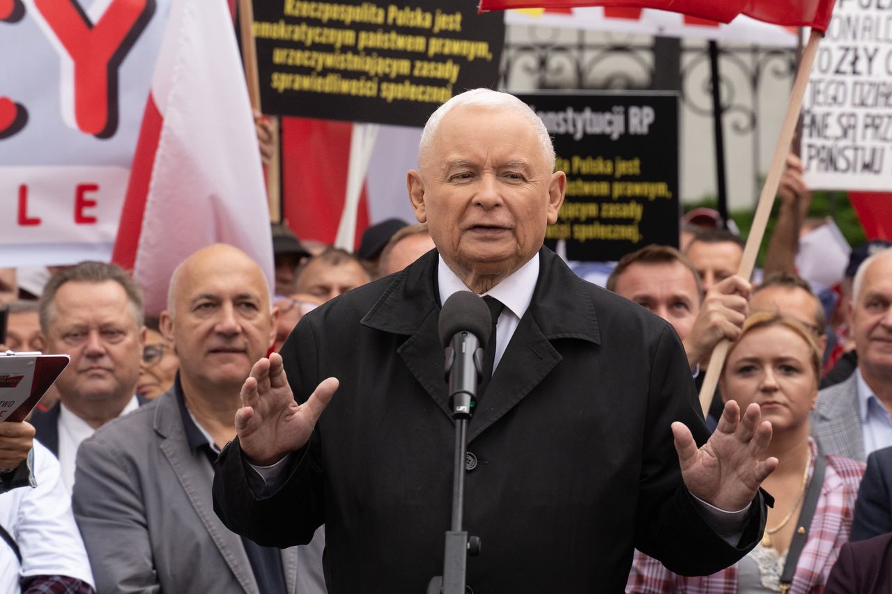 Jarosław Kaczyński wprowadził obowiązkowe wpłaty od europosłów PiS. Nie wszyscy go jednak posłuchali 