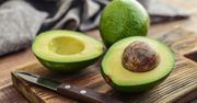 Brązowe włókna w awokado. Zwróć na nie uwagę po przekrojeniu
