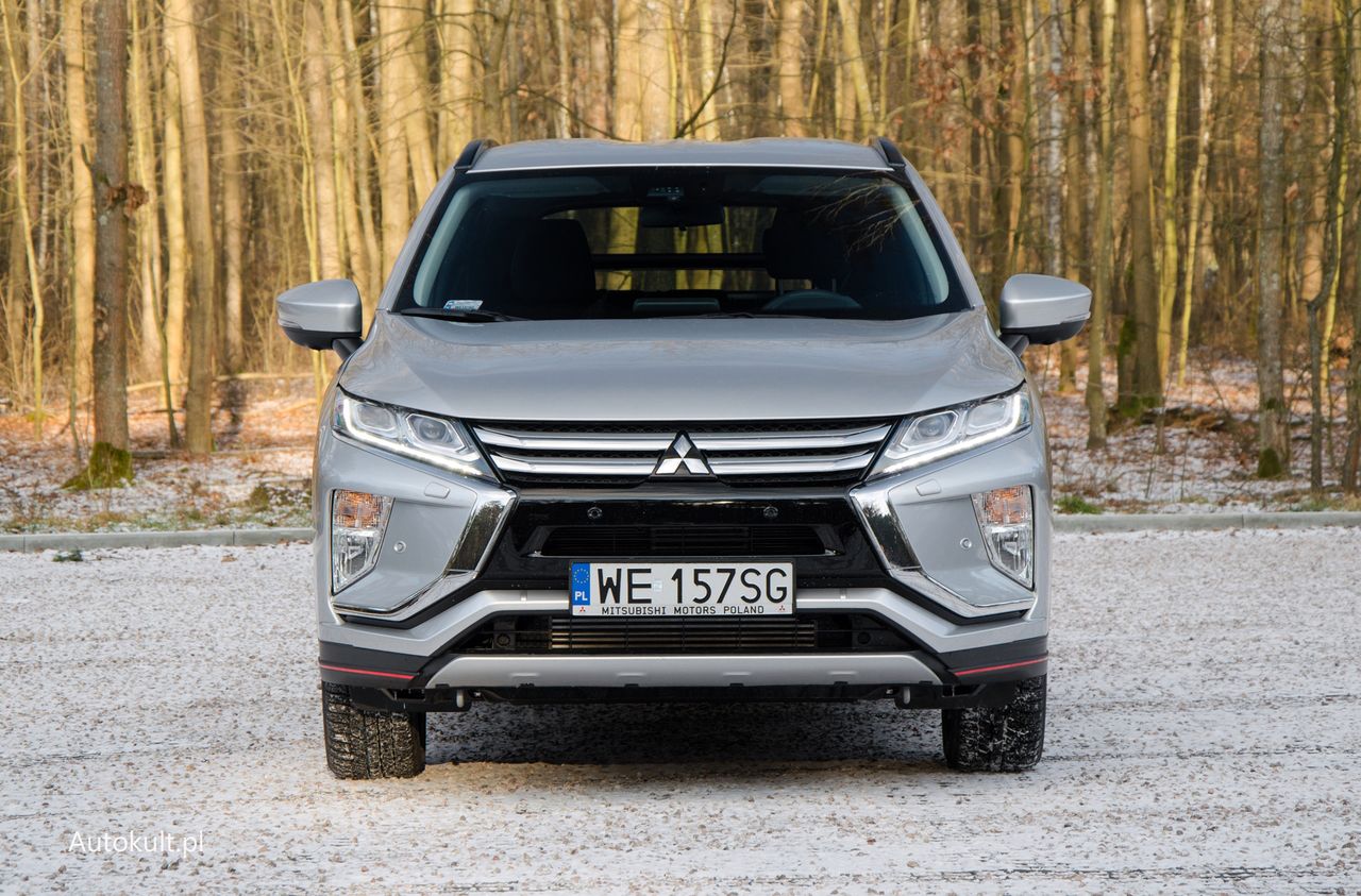 Mitsubishi Eclipse Cross wbrew pozorom wygląda inaczej z przodu niż Outlander