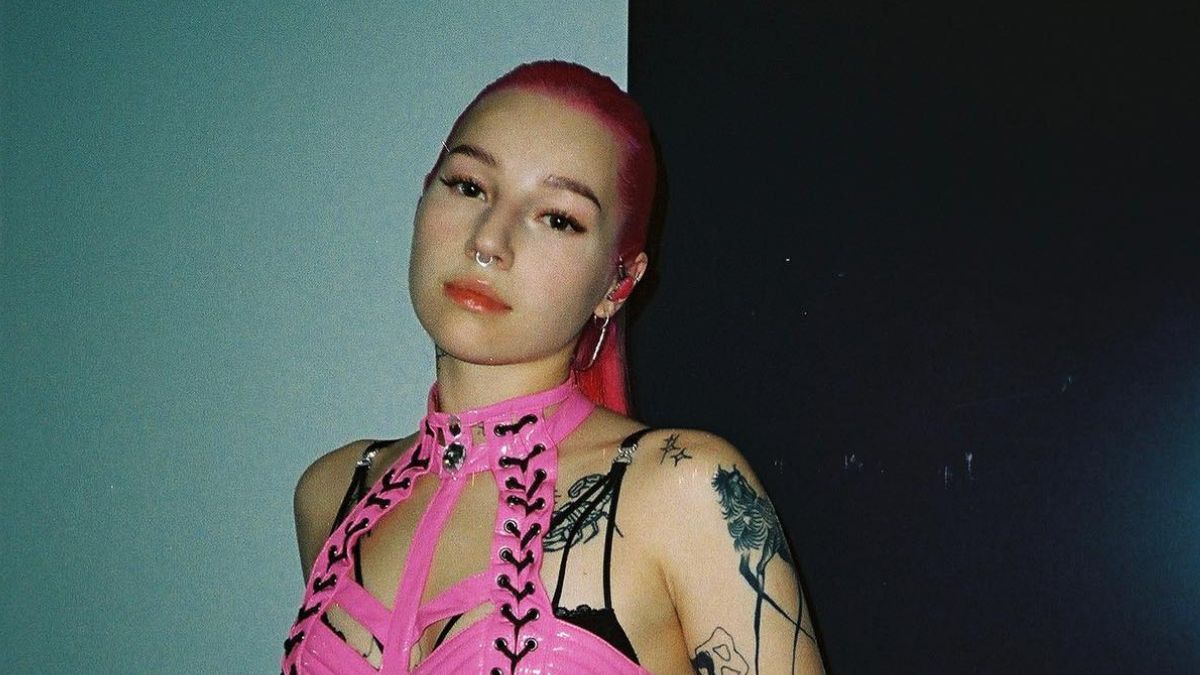  Young Leosia powiększyła sobie piersi