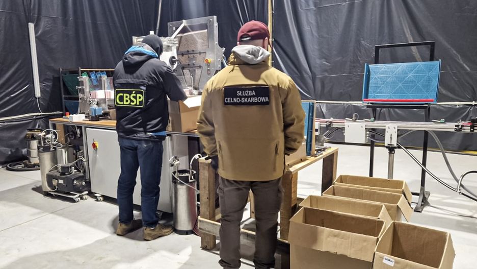 Zlikwidowano dużą fabrykę nielegalnych papierosów