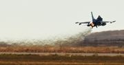 Wkrótce dotrą do celu. F-16 są już gotowe do szarży
