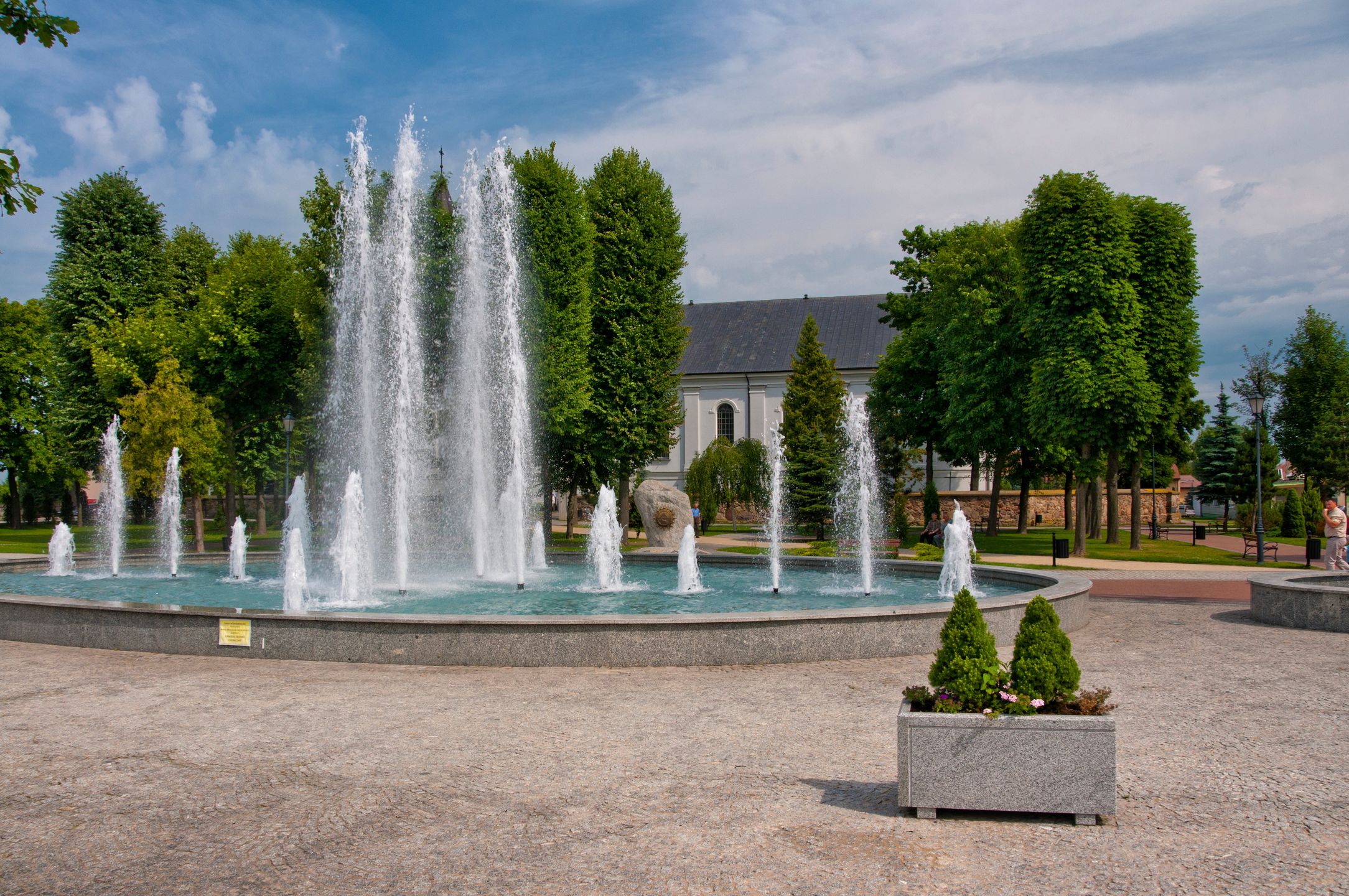 Fontanny w Suchowoli najpiękniej wyglądają wieczorem