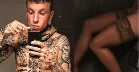 Smolasty opublikował zdjęcie z wiszącymi nad toaletą NOGAMI W POŃCZOCHACH: "Norbercik po*ebek wrócił"