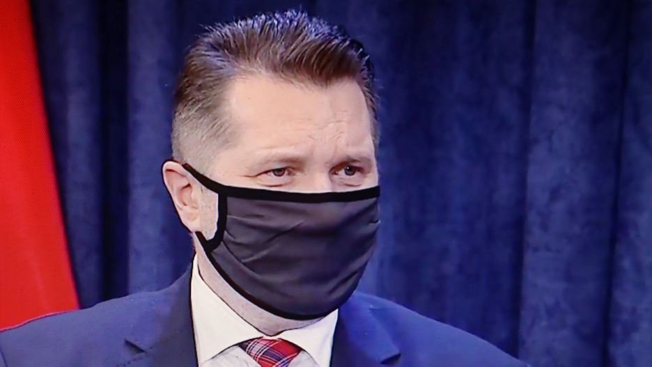 Powrót do szkoły. Na jak długo? Przemysław Czarnek: możliwy jest każdy scenariusz