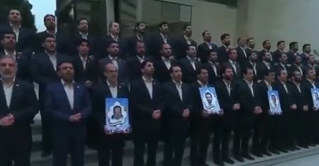 Uczcili program nuklearny piosenką. Kuriozalny klip wyemitowany w Iranie