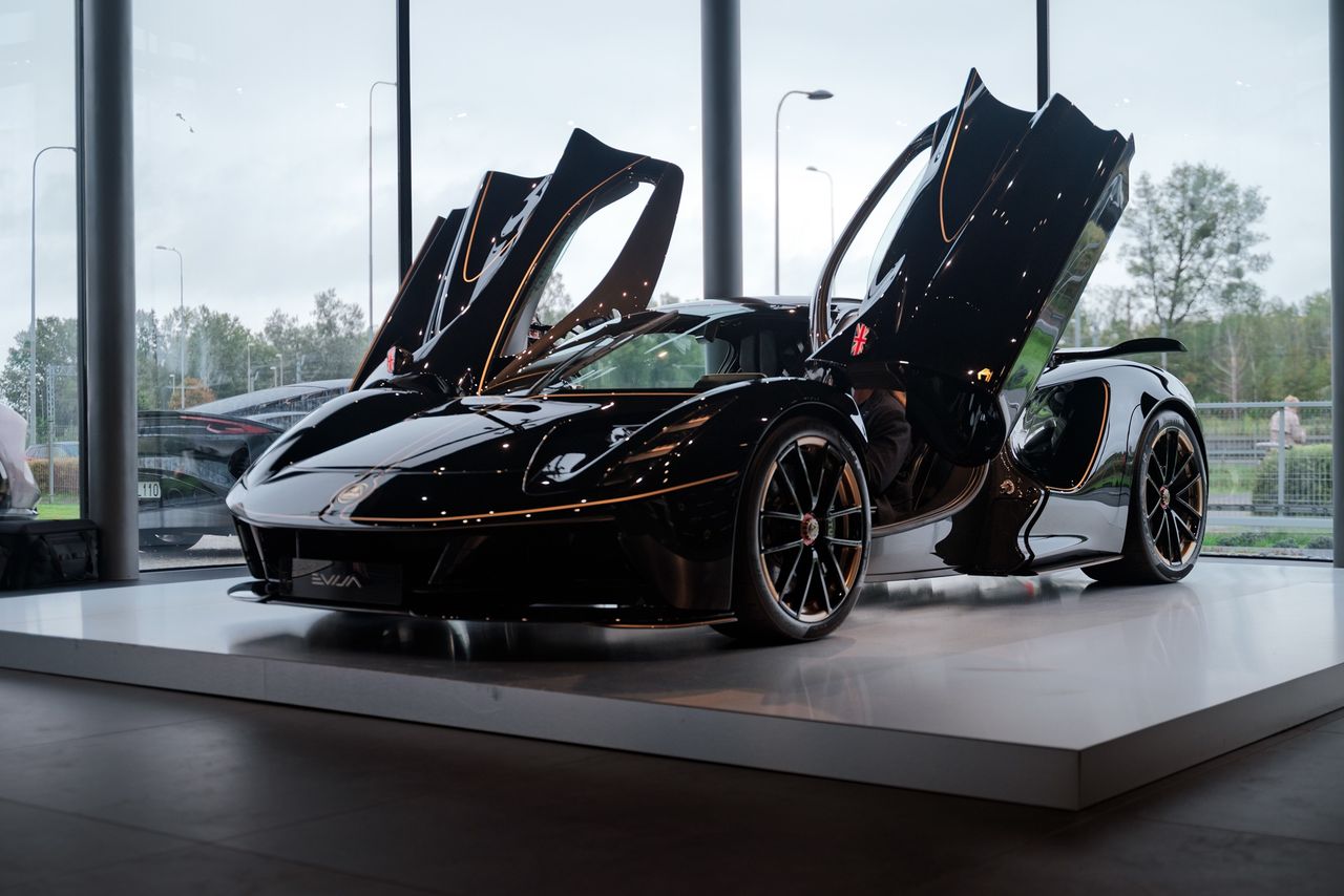 Otwarcie salonu Lotus Warszawa