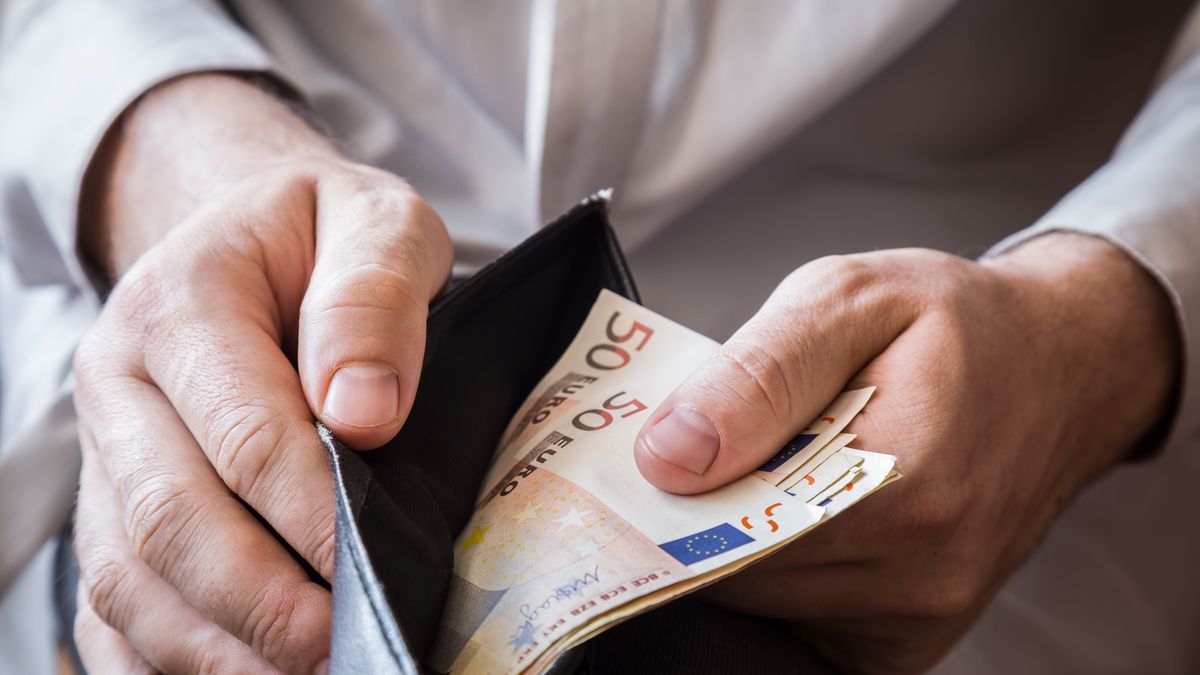 Jak zabezpieczyć oszczędności na wypadek wojny? Ekspert odpowiada