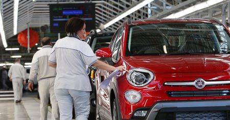 Koronawirus w Europie nie ustępuje. Producenci już myślą jednak o uruchomieniu fabryk