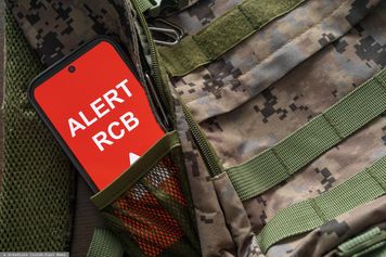 Koniec problemów z alertami? RCB rozmawia z operatorami