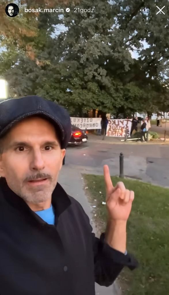 Marcin Bosak relacjonuje protest przed seansem "Zielonej Granicy": "Biedni, wystraszeni, ZMANIPULOWANI LUDZIE"
