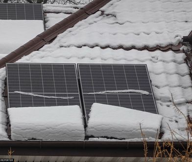 Fotowoltaika zimą. Eksperci radzą, co zrobić ze śniegiem