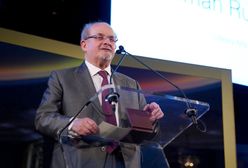 Brutalny atak na Rushdiego. Są nowe doniesienia