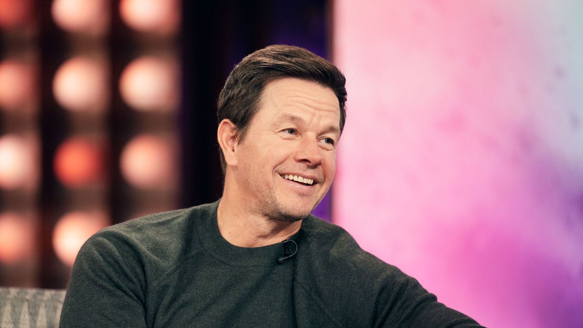 THE KELLY CLARKSON SHOW -- Episode 7I105 -- Pictured: Mark Wahlberg -- (Photo by: Weiss Eubanks/NBCUniversal via Getty Images)