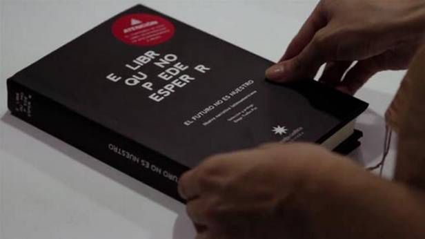 Nie masz czasu na lekturę? Znikająca książka zmusi do szybkiego czytania 1