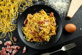 Sos carbonara - przepis, kalorie i wartości odżywcze, sposoby podania, pasta al carbonara