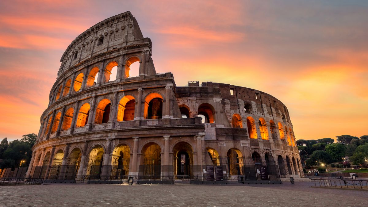 Koloseum podświetlone w Międzynarodowym Dniu Pamięci o Ofiarach 