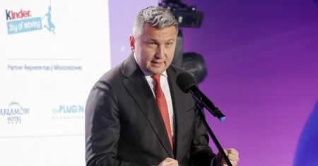 Kto zapłacił za luksusowy zegarek Piesiewicza? "Pokazujemy fakturę"