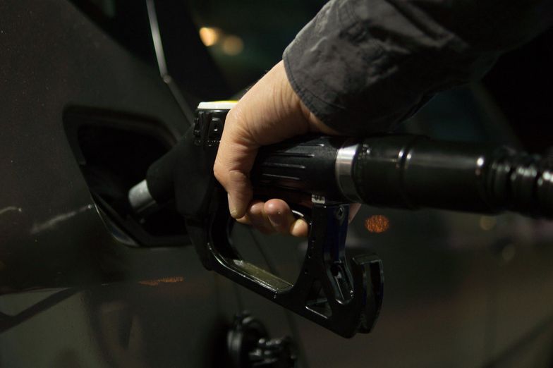 Rząd obiecuje tańsze paliwo Benzyna. ma stanieć o 70 groszy