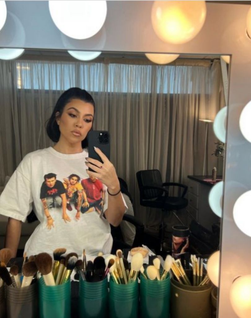 Kourtney Kardashian pozuje w odważnym kostiumie