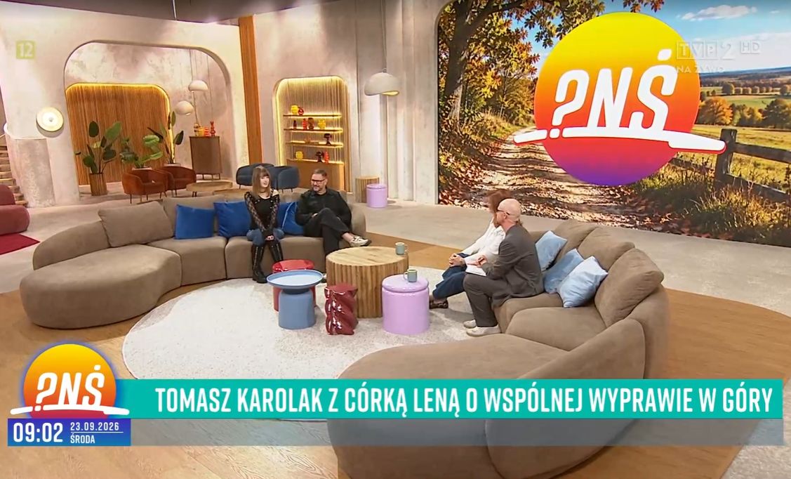 Tomasz Karolak na kanapie "PnŚ" z dorosłą córką