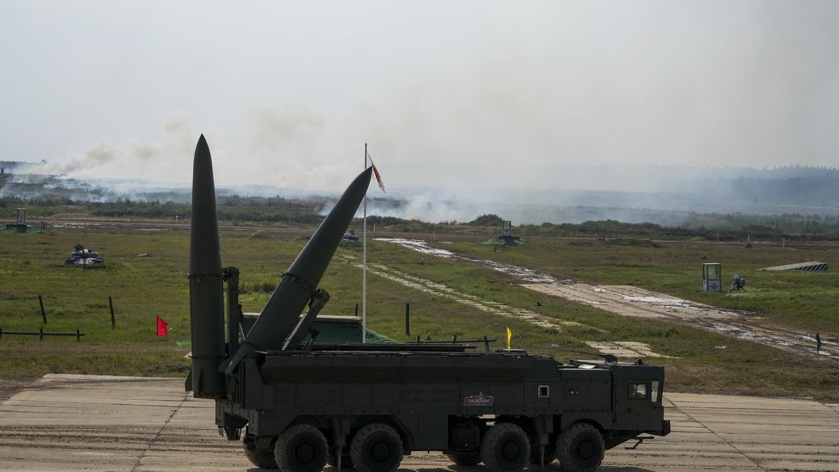 MOSCOW, RUSSIA - AUGUST 17: A  Iskander-M missile launcher performs during the International Military-Technical Forum "Army 2022" at Kubinka military training ground in Moscow, Russia on August 17, 2022. (Photo by Pavel Pavlov/Anadolu Agency via Getty Images)