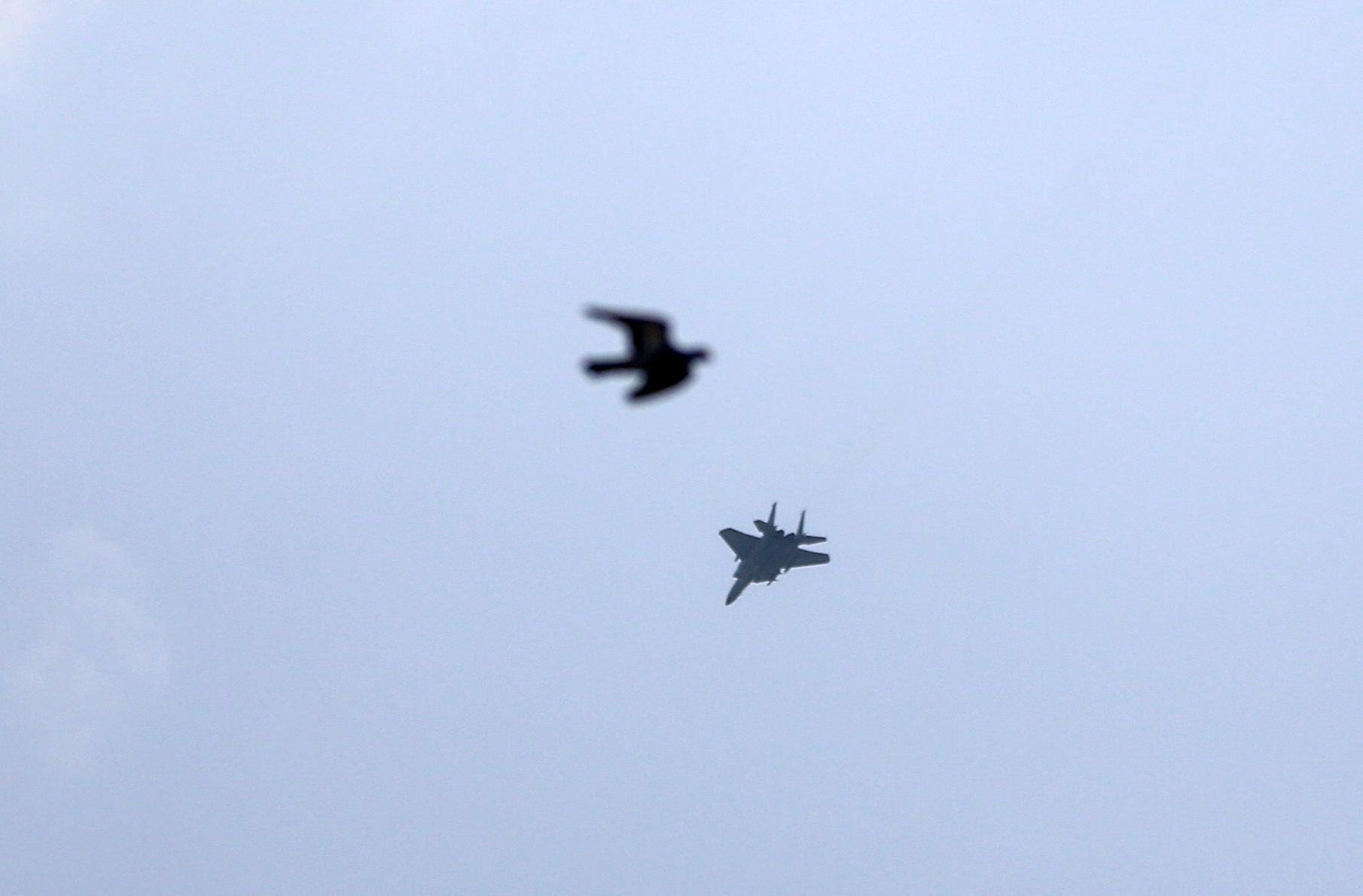An Israeli jet fighter F-16 is flying above the central Gaza Strip in Deir Balah, on December 27, 2023, amid ongoing battles between Israel and the Palestinian Hamas movement. (Photo by Majdi Fathi/NurPhoto via Getty Images)