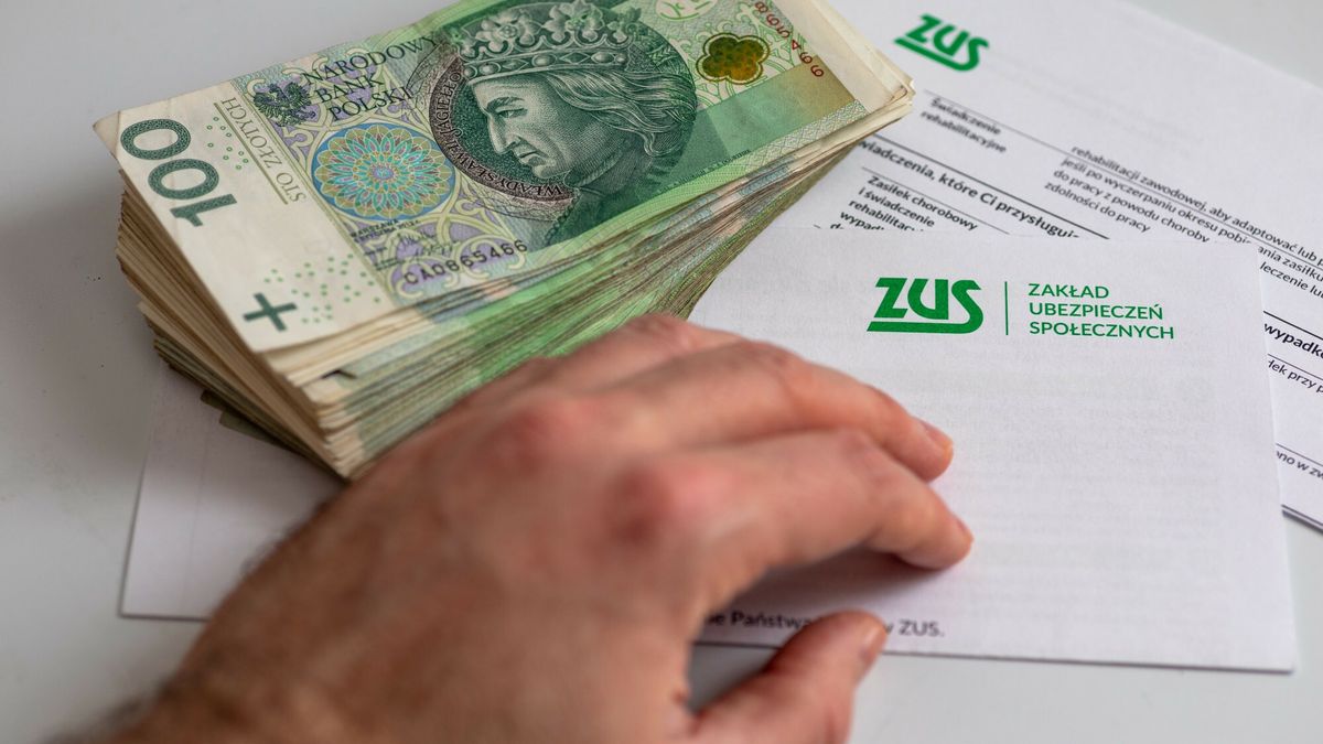 Stock Arkadiusz Zi�?ek
fot: Arkadiusz Ziolek/ East News.   n/z List z ZUSu i pieniadze.
ARKADIUSZ ZIOLEK