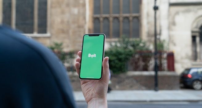 Bolt i Lotnisko Chopina z oficjalnym partnerstwem. Co to oznacza dla podróżnych?