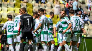 Lechia Gdańsk w poniedziałek rozpoczyna przygotowania do nowego sezonu w PKO Ekstraklasie. Kolejny piłkarz na liście życzeń