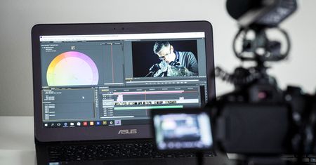 Czy mobilny notebook ASUS ZenBook UX305UA sprawdzi się w produkcji wideo? Sprawdzam w praktyce