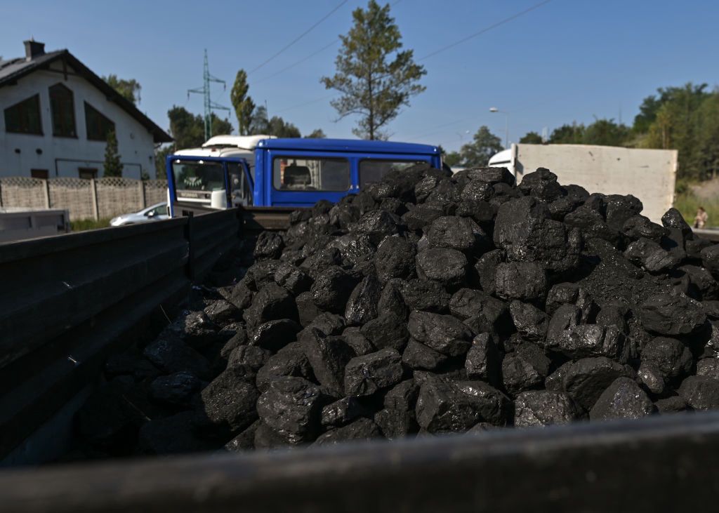 Rząd przyjął projekt ustawy ws. dystrybucji węgla przez samorządy