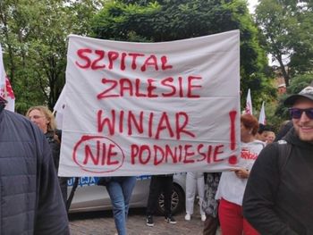Bez decyzji w sprawie konsolidacji szpitali w Gostyninie i Płocku. Protest przed Urzędem Marszałkowskim!