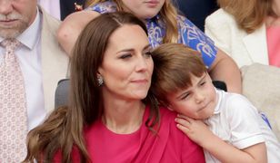 "Czuje się zraniona". Kate zaszyła się w domu z dziećmi