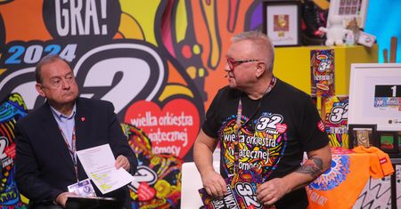 Owsiak się tłumaczy. WOŚP o 40 milionach i 47 tirach