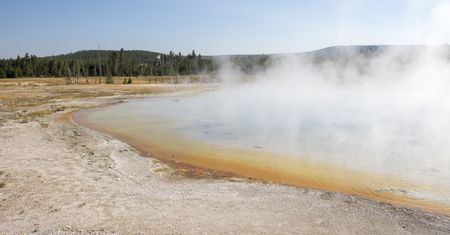 USA. Mężczyzna chciał ugotować kurczaka w gorących źródłach Yellowstone