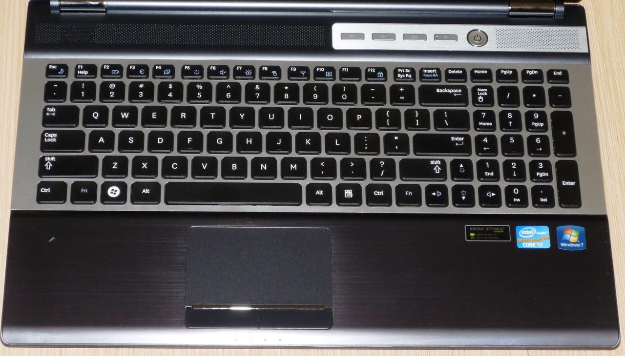 Samsung RF511 - klawiatura i touchpad