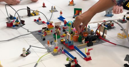 Zabawki Lego utrwalały szkodliwe stereotypy. Duńska firma ma nową misję