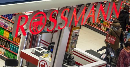 100 sztuk za 13,49 zł. Rossmann walczy o klientów na koniec roku