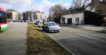Kierowcy nie patrzą na znaki i wjeżdżają pod zakaz. Mandaty na kwotę 25 tys. złotych