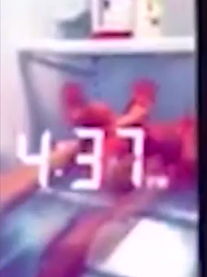 Dziewczynom, które zamknęły niemowlę w lodówce zostały postawione zarzuty