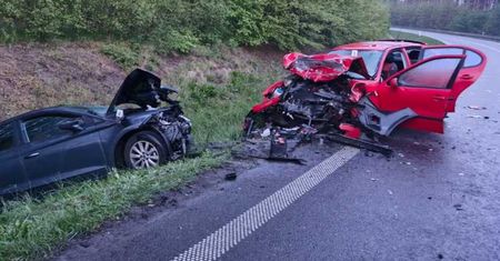 Pijana kobieta zjechała na przeciwległy pas ruchu. Tragiczny finał zderzenia