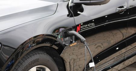 Blackout a samochód elektryczny. Czy auto może zasilić dom?